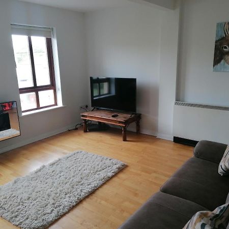 4 Clifden Court Apartment Екстериор снимка