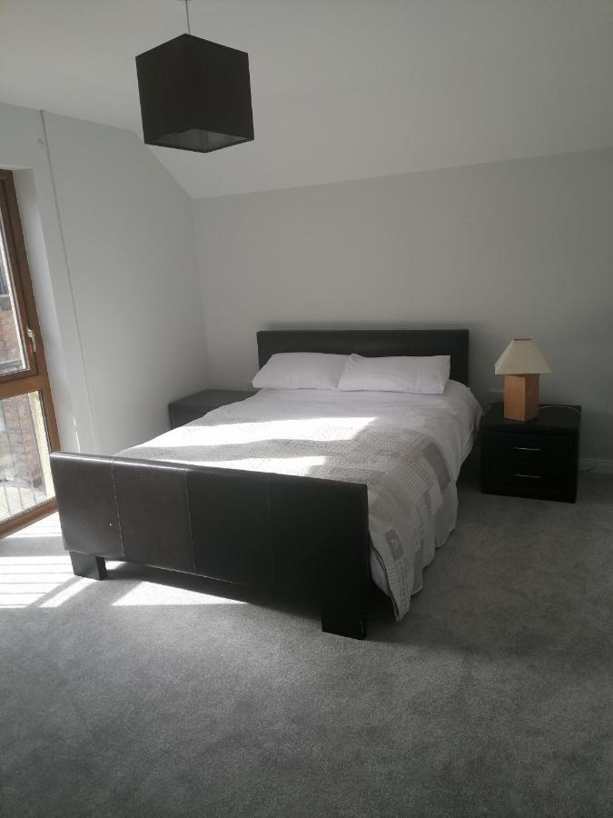 4 Clifden Court Apartment Екстериор снимка