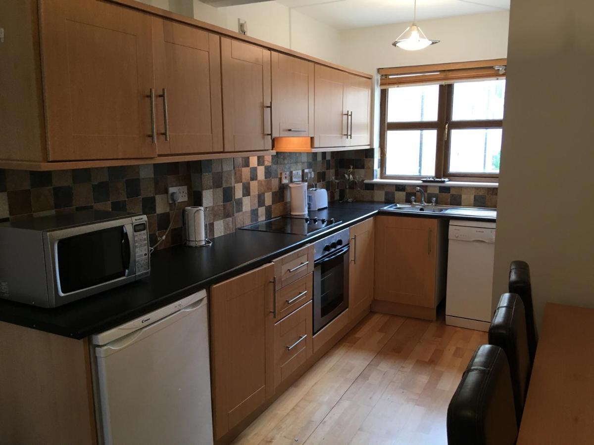 4 Clifden Court Apartment Екстериор снимка